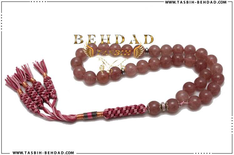تسبیح کوارتز توت فرنگی مزین به نشان نقره بهداد در فروشگاه و کارگاه تولید تسبیح بهداد