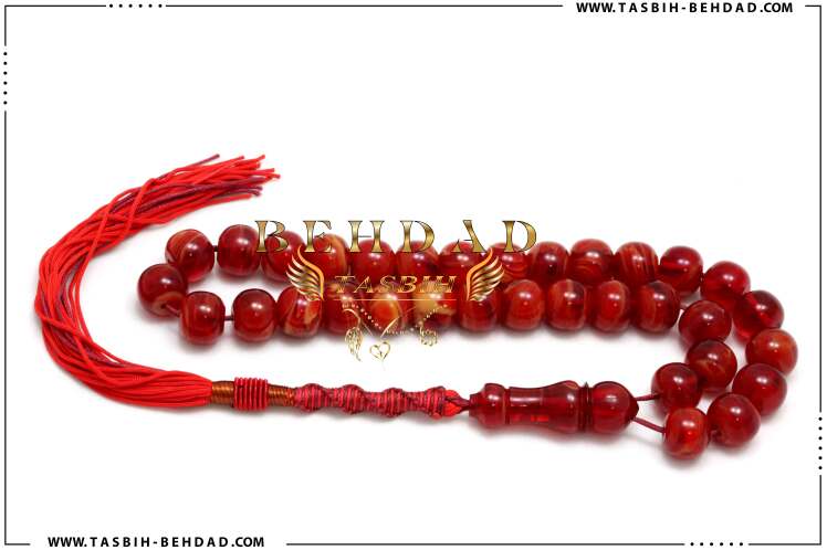 تسبیح سندلوس قرمز پرچمی ، استاد تراش گرد دو سر تخت در فروشگاه و کارگاه تولید تسبیح بهداد